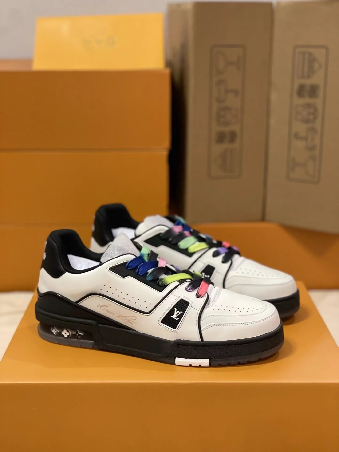 LOUIS VUITTON TRAINER 1A91Q5 Snea kers - Image 1