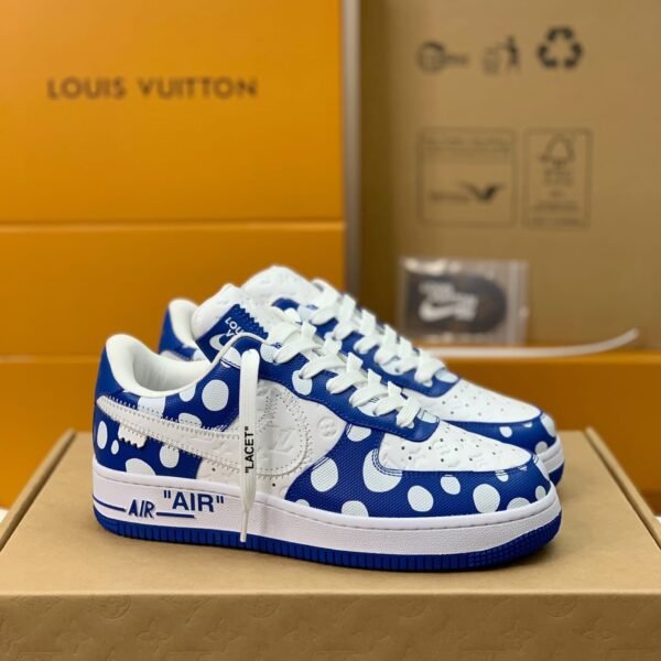 LOUIS VUITTON x NIKE AIR FORCE 1 Sn eaker