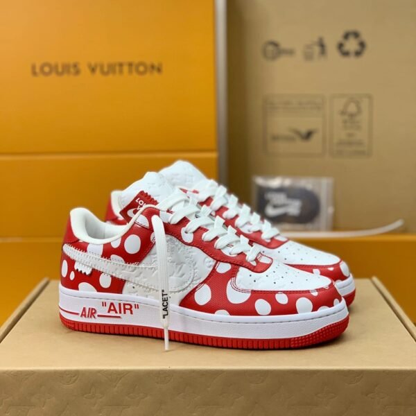 LOUIS VUITTON x NIKE AIR FORCE 1 Sn eaker