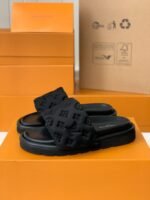 LOUIS VUITTON WOMEN'S SLIPPERS - Image 2