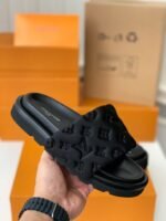 LOUIS VUITTON WOMEN'S SLIPPERS - Image 3