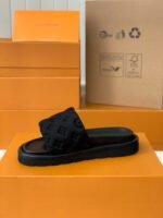 LOUIS VUITTON WOMEN'S SLIPPERS - Image 4