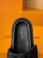 LOUIS VUITTON WOMEN'S SLIPPERS - Image 7