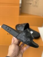 LOUIS VUITTON WOMEN'S SLIPPERS - Image 4
