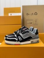 LOUIS VUITTON TRAINER Sneakers - Image 2