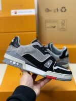 LOUIS VUITTON TRAINER Sneakers - Image 3