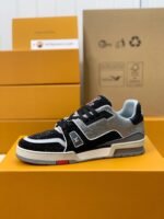 LOUIS VUITTON TRAINER Sneakers - Image 4