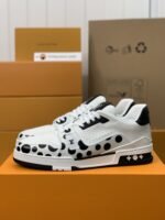 LOUIS VUITTON TRAINER Sneakers - Image 2