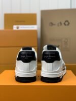LOUIS VUITTON TRAINER Sneakers - Image 4