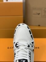 LOUIS VUITTON TRAINER Sneakers - Image 7