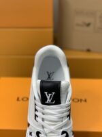 LOUIS VUITTON TRAINER Sneakers - Image 8