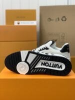 LOUIS VUITTON TRAINER Sneakers - Image 9