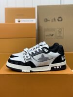 LOUIS VUITTON TRAINER Sneakers - Image 2
