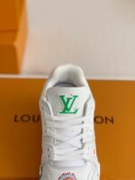 LOUIS VUITTON TRAINER Sneakers - Image 8