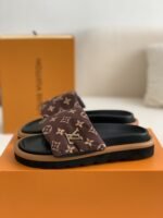 LOUIS VUITTON SLIPPERS - Image 2