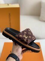 LOUIS VUITTON SLIPPERS - Image 4