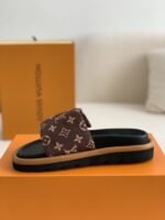 LOUIS VUITTON SLIPPERS - Image 5