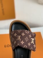 LOUIS VUITTON SLIPPERS - Image 7