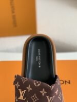 LOUIS VUITTON SLIPPERS - Image 8