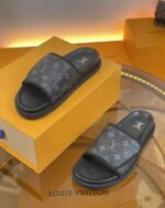LOUIS VUITTON SLIPPERS - Image 5