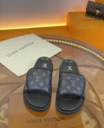 LOUIS VUITTON SLIPPERS - Image 7