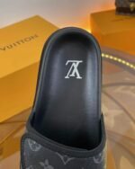 LOUIS VUITTON SLIPPERS - Image 9
