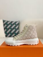 Louis Vuitton Squad Women's flat bottomed boots - Image 4