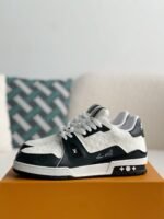 LOUIS VUITTON TRAINER Sneakers - Image 2