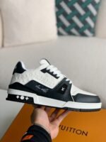LOUIS VUITTON TRAINER Sneakers - Image 3