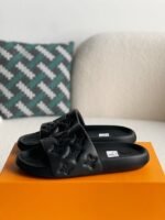 LOUIS VUITTON WOMEN'S SLIPPERS - Image 2