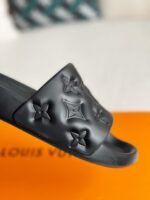 LOUIS VUITTON WOMEN'S SLIPPERS - Image 7