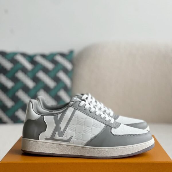 LOUIS VUITTON SNEAKERS