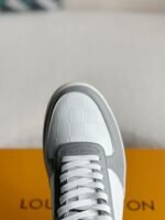LOUIS VUITTON SNEAKERS - Image 9