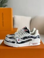 LOUIS VUITTON TRAINER Sneakers - Image 2
