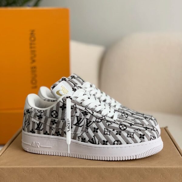 LOUIS VUITTON x NIKE AIR FORCE 1 SNEAKER