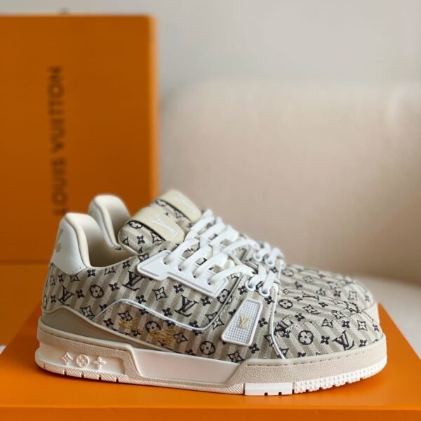 LOUIS VUITTON TRAINER SNEAKERS