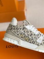 LOUIS VUITTON TRAINER SNEAKERS - Image 6
