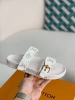LOUIS VUITTON SLIPPERS - Image 6