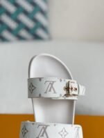 LOUIS VUITTON SLIPPERS - Image 9