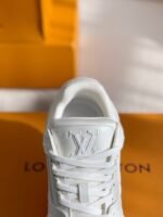 LOUIS VUITTON TRAINER SNEAKERS - Image 9