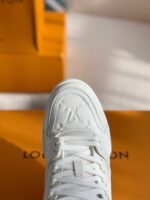 LOUIS VUITTON TRAINER SNEAKERS - Image 10