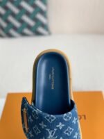 LOUIS VUITTON SLIPPERS - Image 9