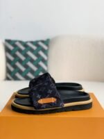 LOUIS VUITTON SLIPPERS - Image 2