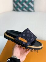 LOUIS VUITTON SLIPPERS - Image 7