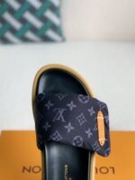 LOUIS VUITTON SLIPPERS - Image 9