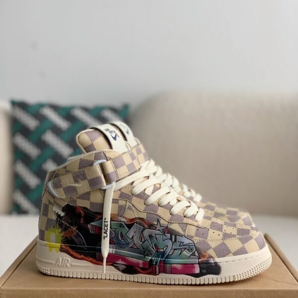 LOUIS VUITTON X NIKE AIR FORCE 1 high Sneaker