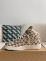 LOUIS VUITTON X NIKE AIR FORCE 1 high Sneaker - Image 4