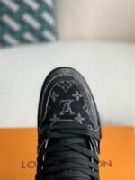 LOUIS VUITTON TRAINER - Image 6