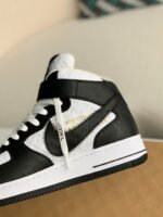 LOUIS VUITTON SNEAKERS - Image 8