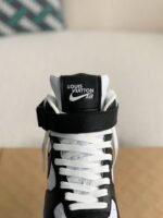 LOUIS VUITTON SNEAKERS - Image 10